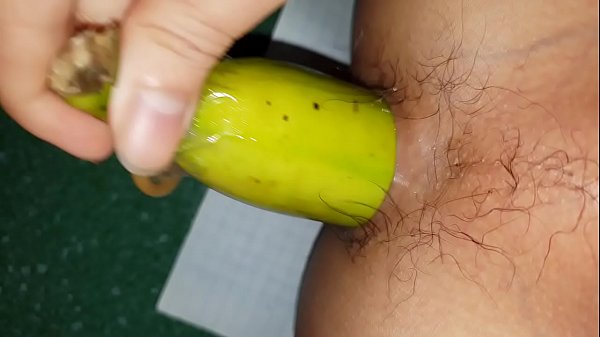 Đâm chuối vao ass đến phọt tinh