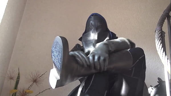 thumb brokenbitch im gasmask and rubbermac bermac