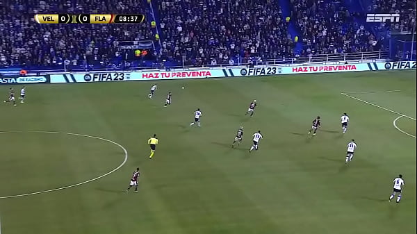 queixudo canarinho e ex-calvo gr&aacute;vido metem de 4 em argentina raspadinha em sua casa