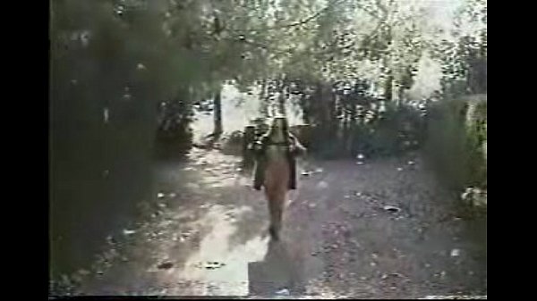 Laura a pussy from Verona - she is naked in the park