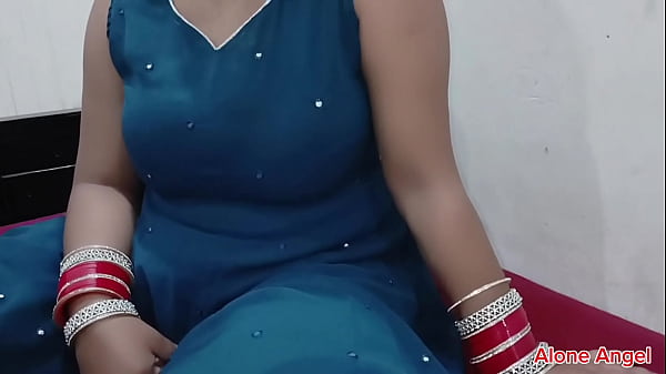 Download Video - Newly married couples record good memories Mere pati ne mujhe lund par bithaya or choda
