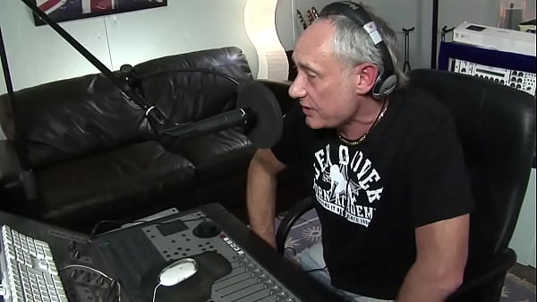 Cindy Behr And Paige Fox Used In Hot Bisexual Threesome