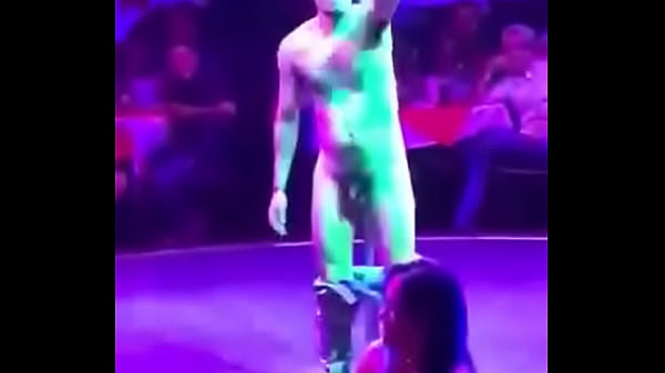 Strip tease que sali&oacute; mal