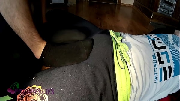 Download Video - My friend agreed to give me an intense foot-job in black socks