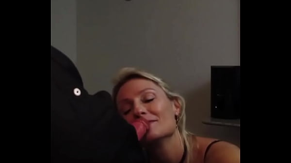 Eu com vontade e com medo de SOCAR ESSE PAUZÃO TODO NA MINHA GOELA!!!