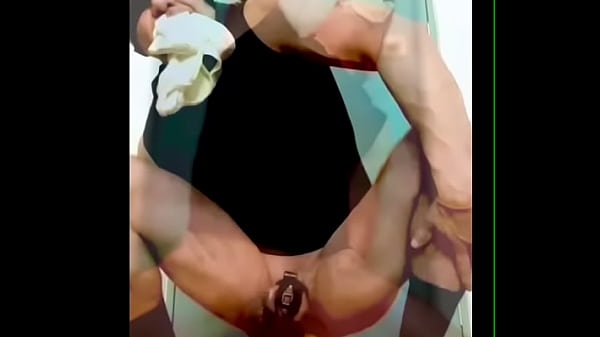 Gay viado coloca vibrador grosso versão longa