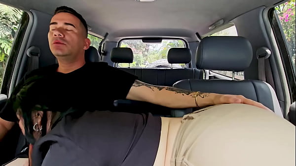 Hot uber ride ends on the huge tits of this brunette latina, hard fuck inside car, creampie! - Jean Paul Oficial