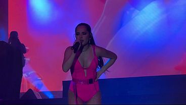 Becky G sin pyama