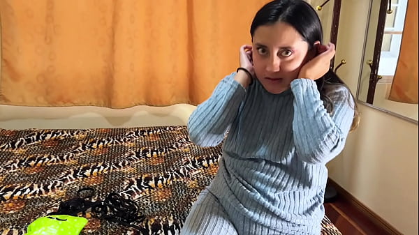 Download Video - Hoy me visit&oacute; mi cu&ntilde;ado&comma; siempre hemos querido follarnos&comma; hoy fue el d&iacute;a de hacerlo realidad&period;