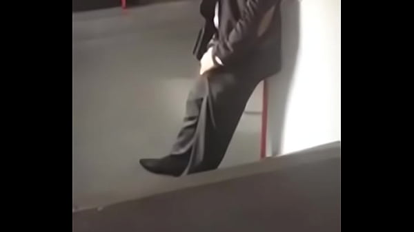 Download Video - Cara excitado no metr&ocirc;