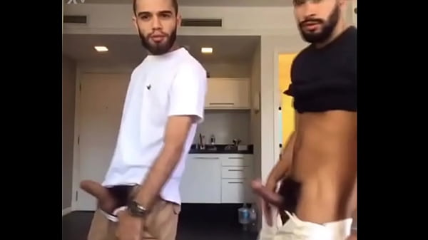 Download Video - IRM&Atilde;OS ALBUQUERQUE 22CM DOTADOS