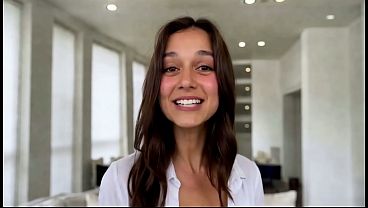 巨乳の若いフランス人アマチュア、マティエ。初めてのオーディションで、彼女は死人さえも勃起させるほどの美貌の持ち主。ポルノに出演する勇気はないが、プロデューサーが彼女にオファーを出し、お金に誘惑される!!! [AI]