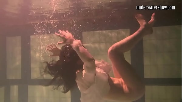Hottest chicks swim nude underwater