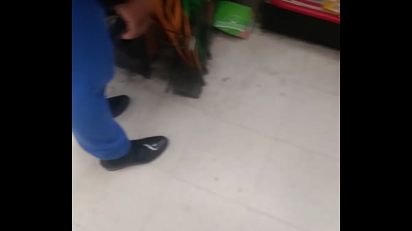 thumb booty watch