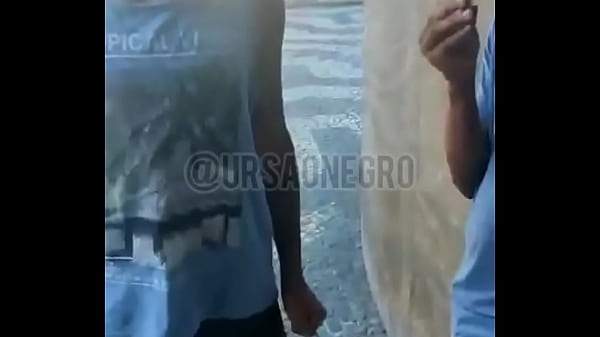 Download Video - Levei bombom para os meninos da central e a brincadeira acabou dentro do motel - completo no RED