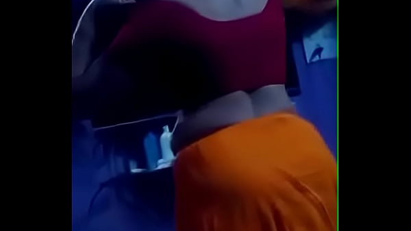 Download Video - my friends mom changing her saree