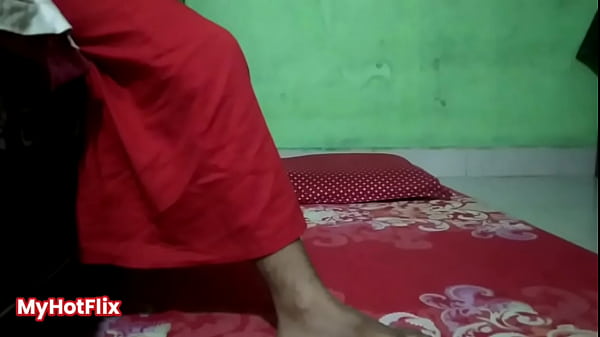 Download Video - Sexy wife is desperate for hardcore sex to fulfil her sexual desire