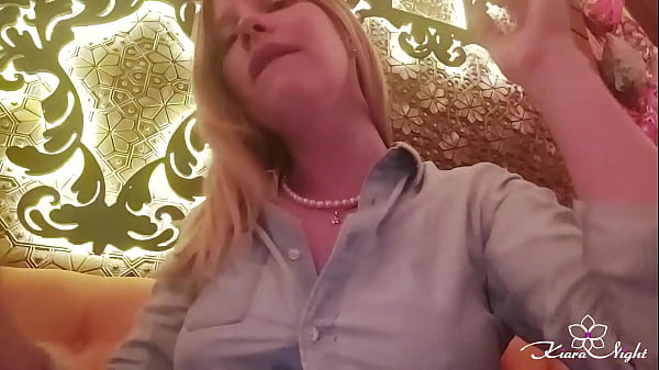 Slutty Beauty Public Masturbates Pussy in Restaurant Toilet