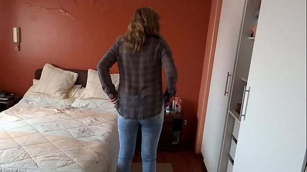 Full masturbation with jean on and great cumshot in the ass of a beautiful 58-year-old stepmother