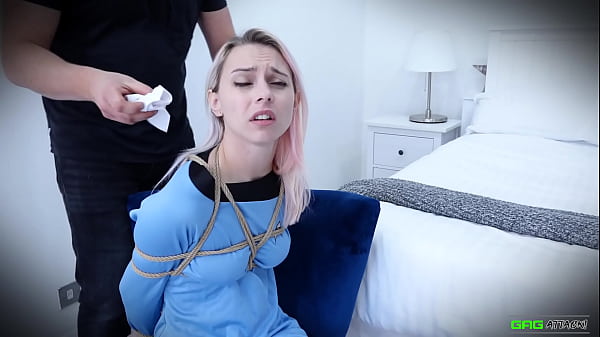 Chloe Toy - Star Trek Cosplayer in Bondage HD
