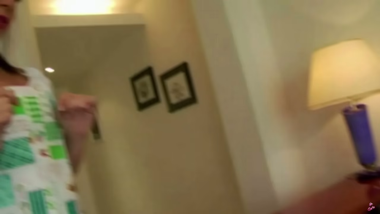 Guapa con culito rico. ¿Nos limpias la casa y algo más?
                     anal milf blowjob doggystyle hotwife big cock spain natural tits shaved pussy hair muchos negros
