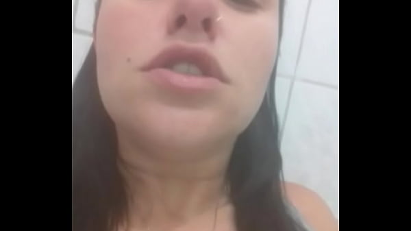 Download Video - Casada safada se masturba no banheiro do trabalho