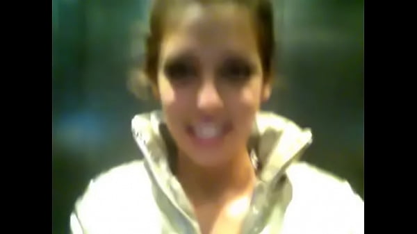 thumb piss in elevator