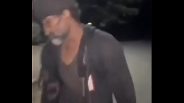 Famoso mendigo magu faixa preta em jud&ocirc; ensina jovem aprendiz a t&eacute;cnica da cobra malasiatica