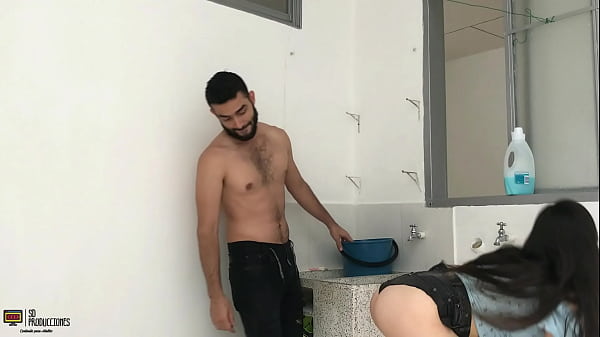 Download Video - La cachonda de mi hermanastra me seduce y as&iacute; le folle su rico co&ntilde;o Porno en espa&ntilde;ol