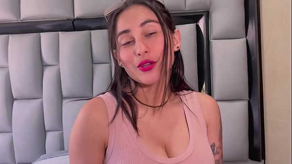 Coworker Pulls Off The Condom To Get Fucked Raw And Deep