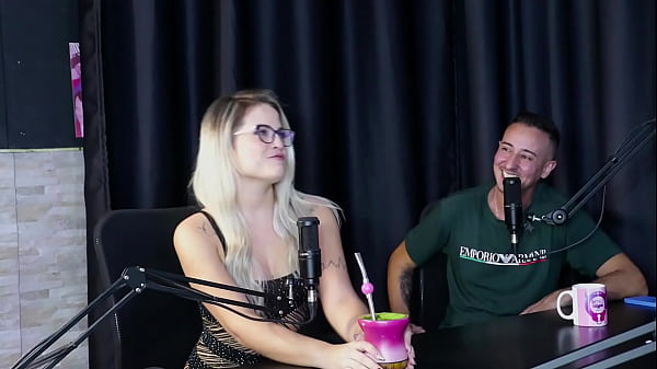 She had strange fetishes that were asked of her, she likes to see women making out, she had support from her family, but he... - My Hell Williams & Hyoran Carvalho (SHEER/RED)