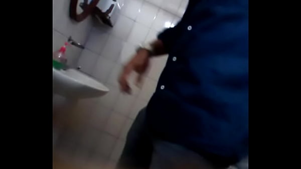 Flagra número 1 no banheiro