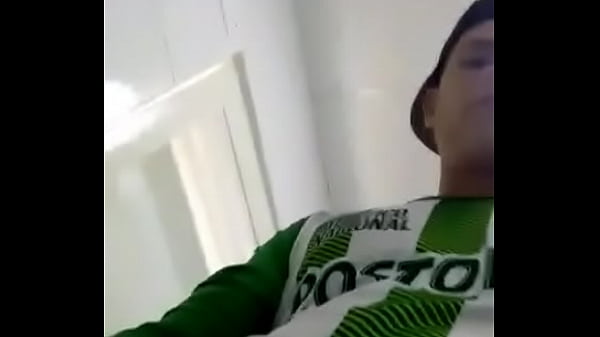 Yeison Andres Rabelo chico hot masturbándose fr...