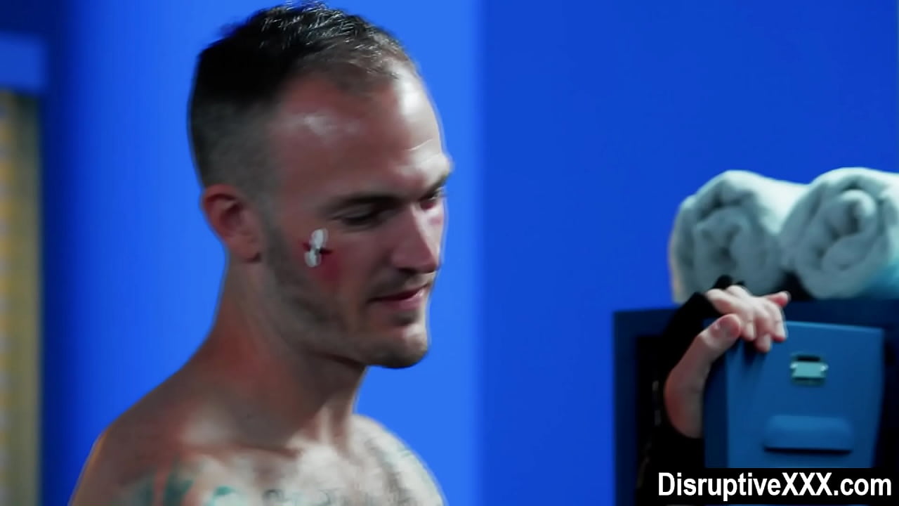 Boxeadores corruptos follan a pelo después del combate de boxeo
                    anal deepthroat gay gym workout bareback athletic abs gaysex mma gayporn working out locker room fighters work out gay blowjob gay sex gay bareback gay anal gay porn muchos negros