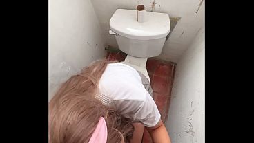Mexican schoolgirl shot in school bathroom! Public sex!