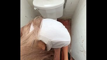 Mexican schoolgirl shot in school bathroom! Public sex!