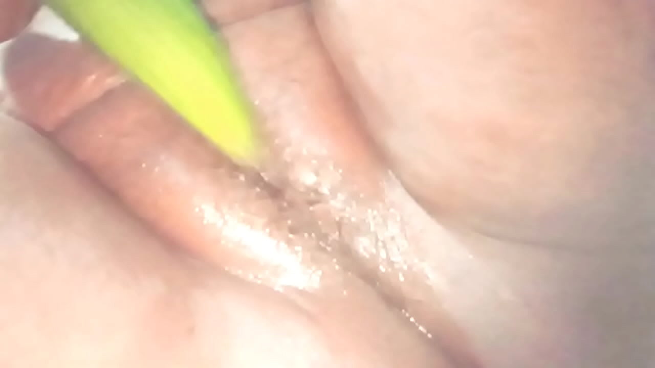 Desibhabhi Sex had sex with brinjal today