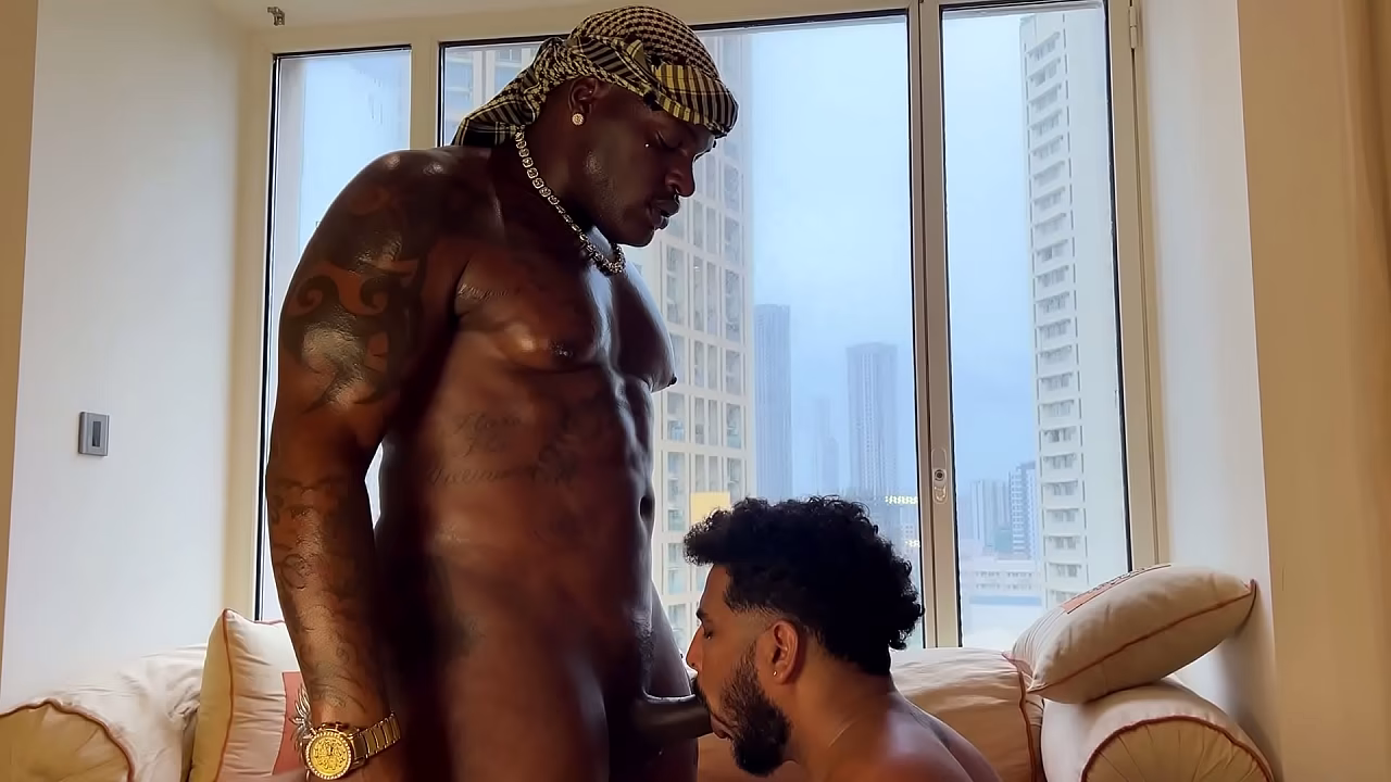 INDIA MAN TAKES BIG BLACK COCK