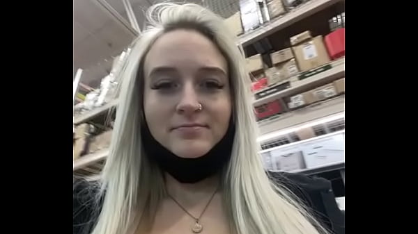 Éjacule Dans Un Supermarché