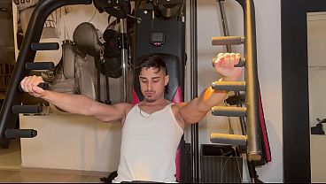 nos follamos la chica del gym, DP y sentadillas en el gym