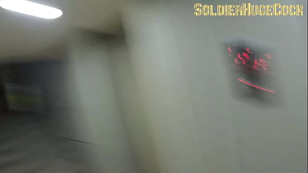 I fuck a fan who invites me to her house and asks me to put it in without a condom