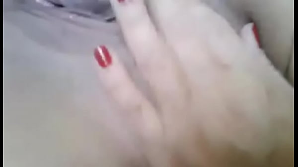 Dyana M'envoie Des Vidéos Se Touchant