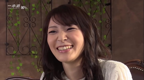 癒し系美巨乳お姉さんの蒼井さくらちゃんが、一本...