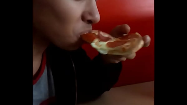 Hott Brony Eat Pizza