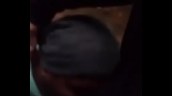 Download Video - Mamando uma rola na rua