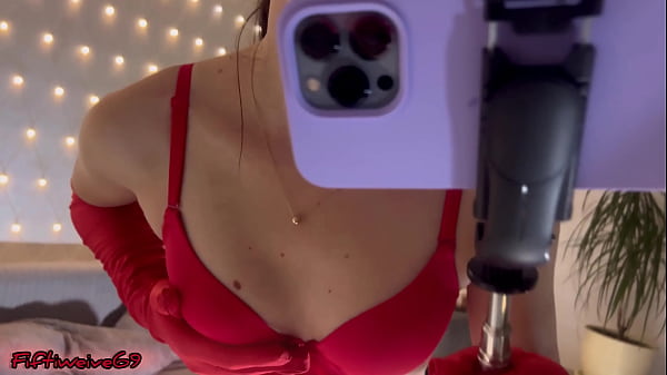 Alan tokers caliente en su casa