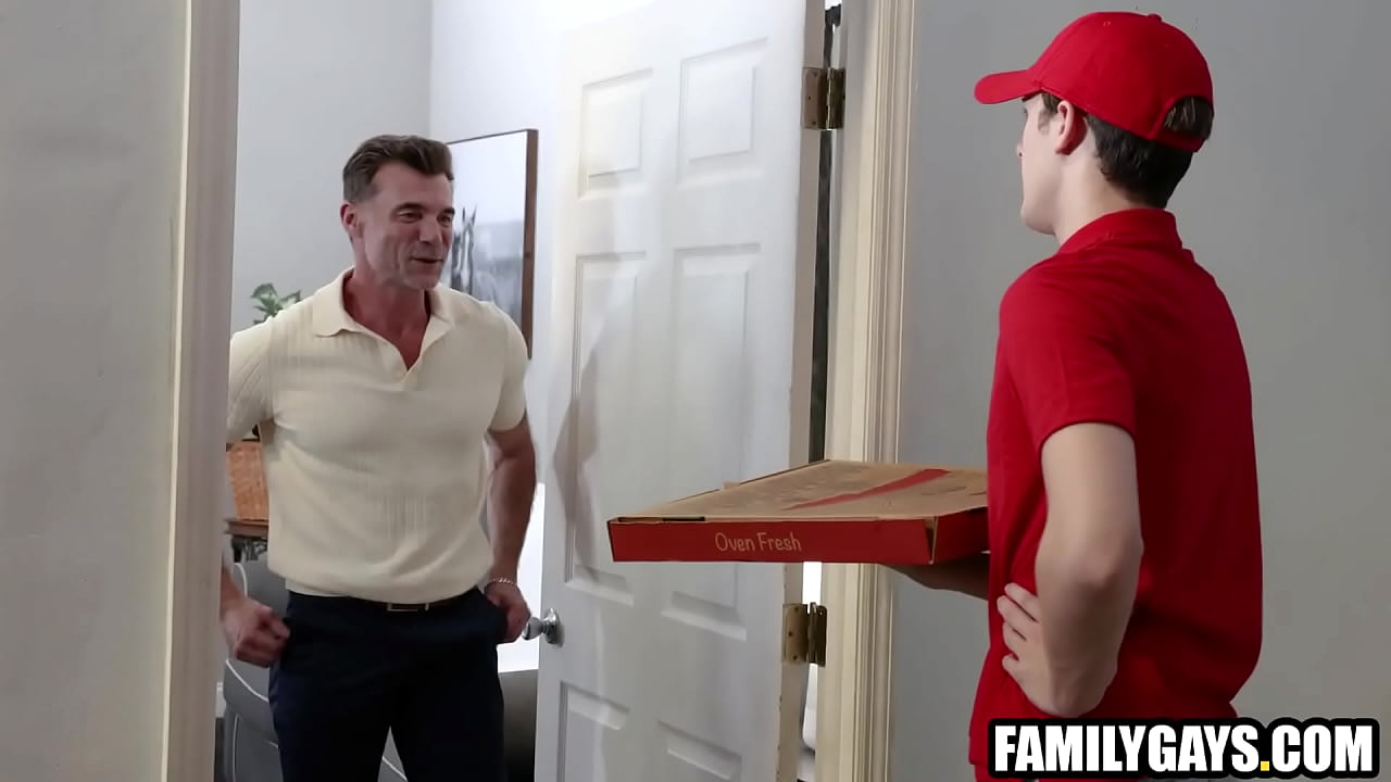 Hijastro de Pizza Boy castigado por su padrastro enojado
                    fucking hardcore blowjob fuck gay family twink taboo spank stepdad punish dilf stepson step dad gay sex old and young gay anal gay porn fucked up family step son muchos negros