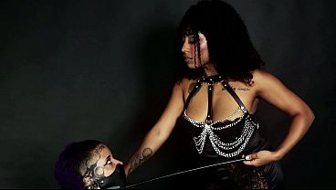 Venuss and Yessika in absolute tit worship!
