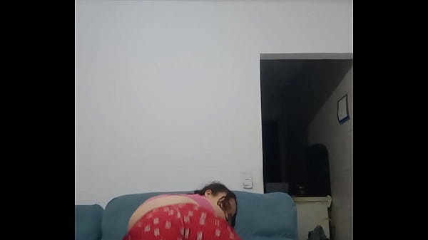 LITTLE SLUT DANCING A VERY TASTY FUNK WITH HORNY, GOT NAKED AND THROWED HER PUSSY IN THE AIR
