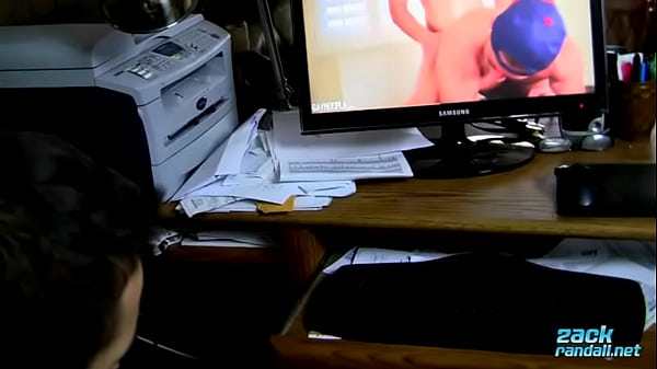 Hung Dude Marcus Rivers Watches Porn And Wanks ...